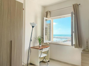 Demetra Seafront Apartment - Parking & Pool